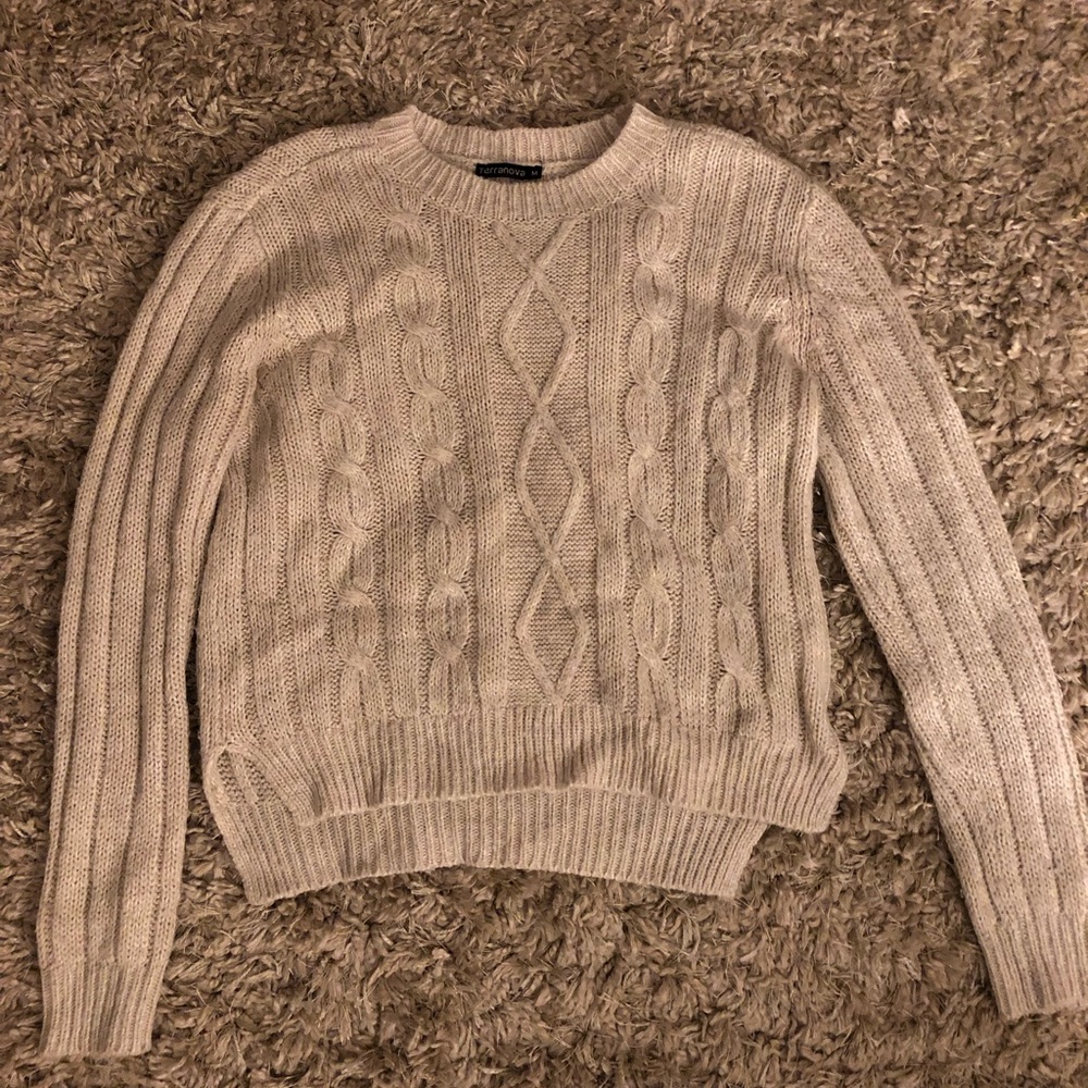 Terranova Sz M cream color sweater.